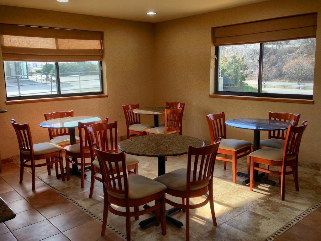 Motel Super 8 By Wyndham Hagerstown I-70 Extérieur photo